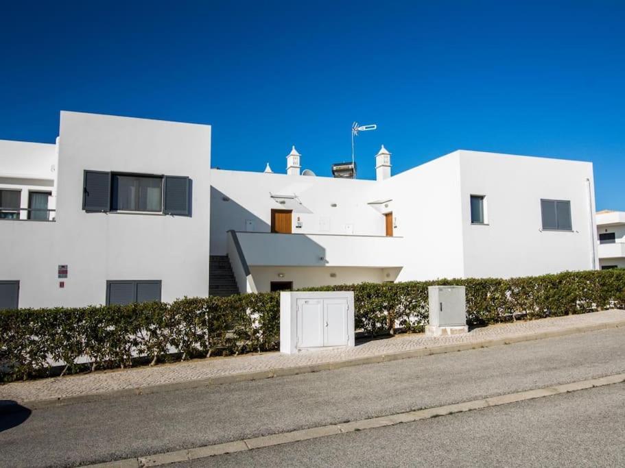 Lake Apartment - Pool And Sea View & Tennis Court & Bbq Pêra Exterior foto