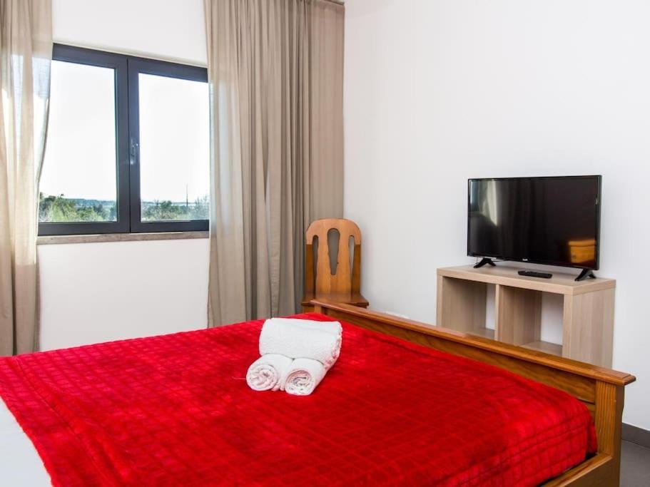 Lake Apartment - Pool And Sea View & Tennis Court & Bbq Pêra Exterior foto